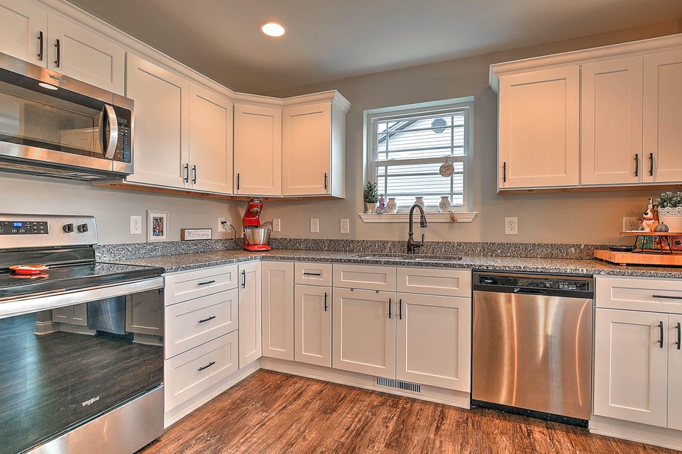 Photo #8: 1338 Lemongrass Drive