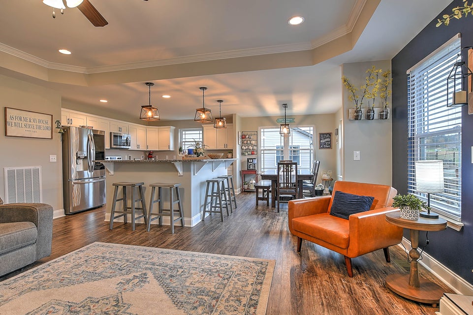 Photo #6: 1338 Lemongrass Drive