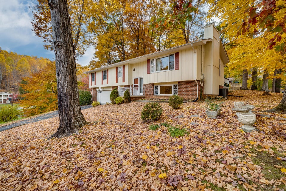 Photo #2: 7366 Pin Oak Circle