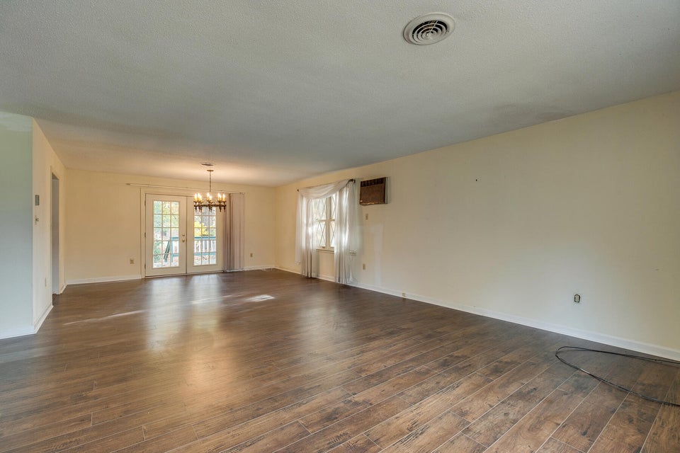 Photo #10: 7366 Pin Oak Circle