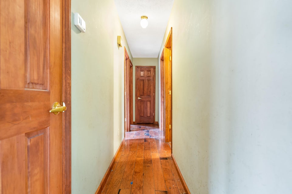Photo #16: 142 Hunt Road
