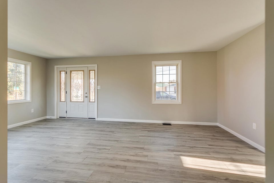 Photo #10: 914 Birch Street