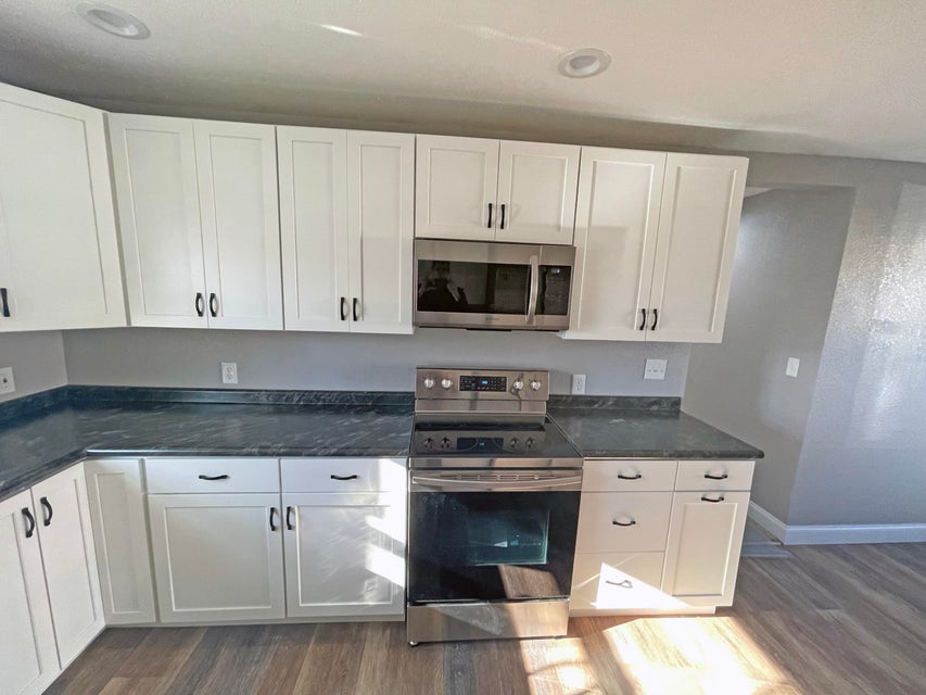 Photo #14: 4105 Sullivan Gardens Drive