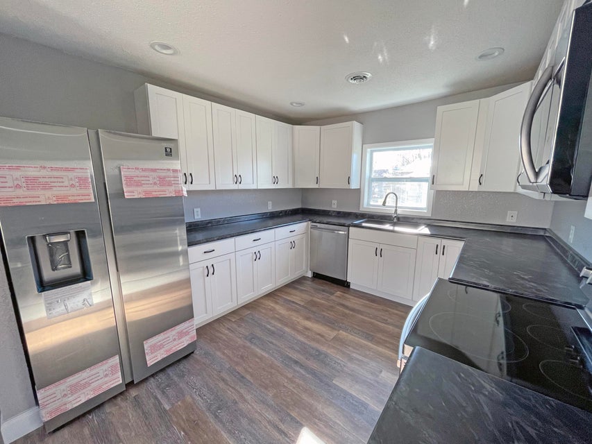Photo #11: 4105 Sullivan Gardens Drive