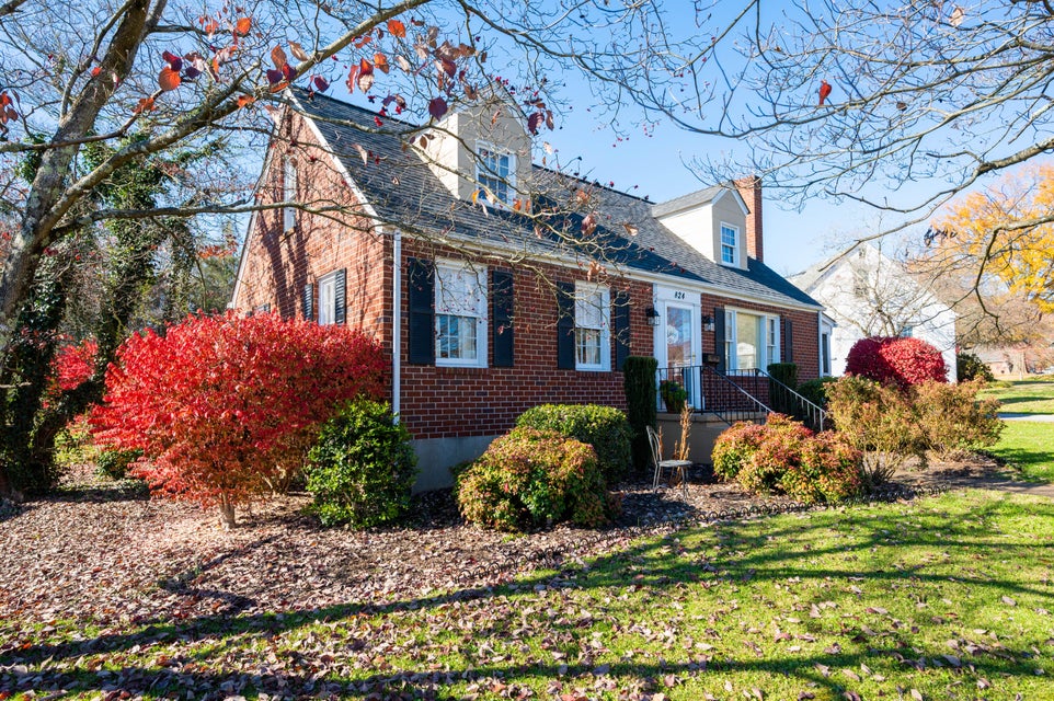Photo #3: 824 Fairmont Avenue