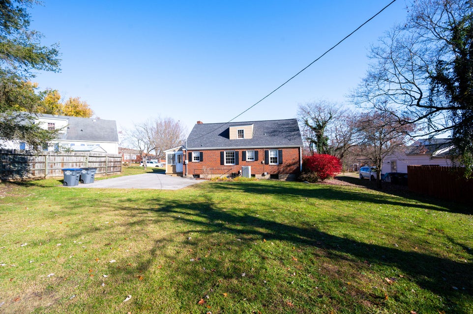 Photo #37: 824 Fairmont Avenue