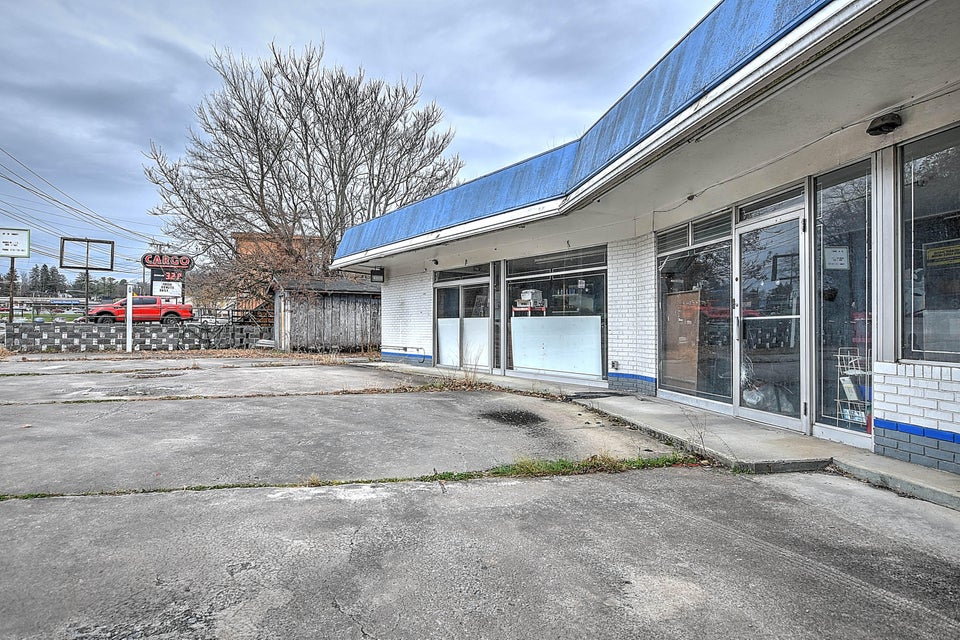 Photo #2: 710 Main Street