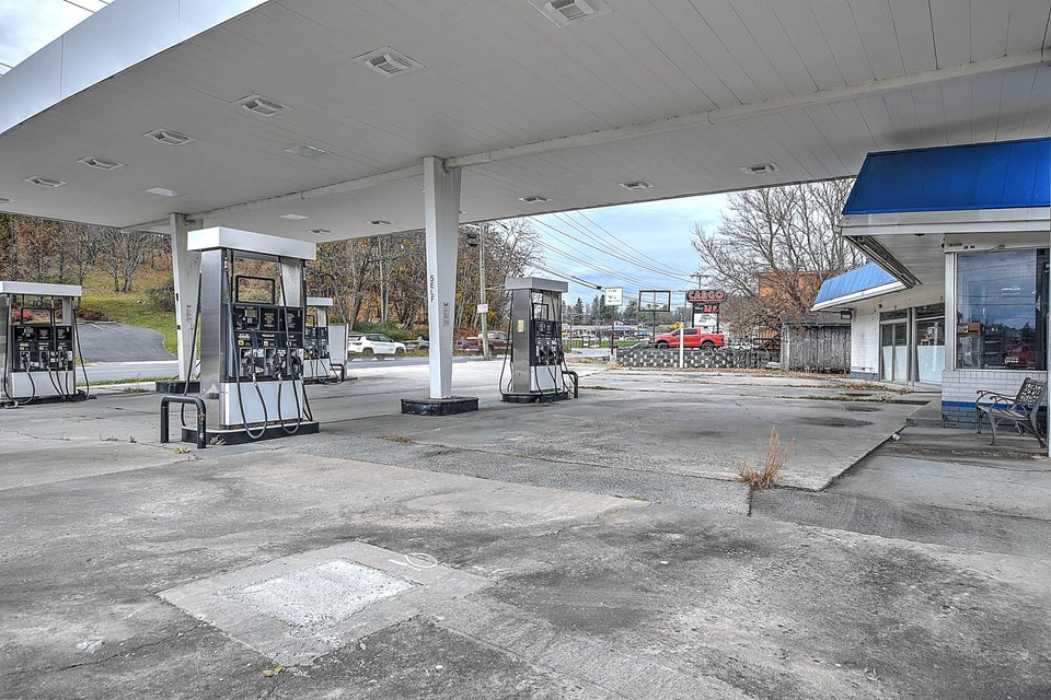 Photo #7: 710 Main Street