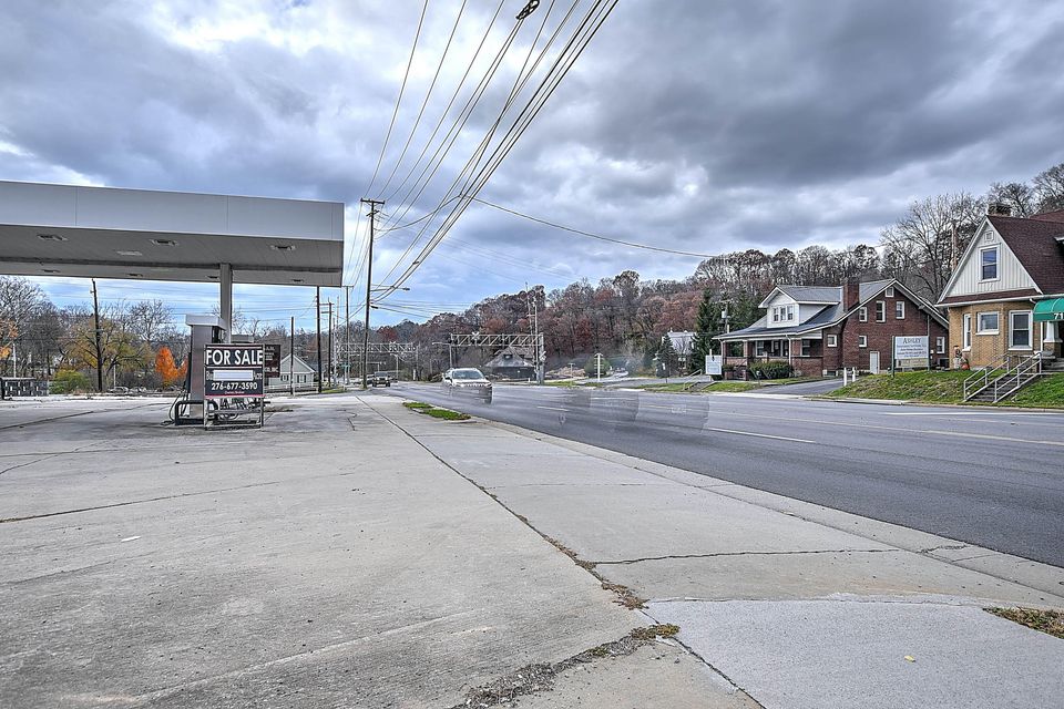 Photo #23: 710 Main Street