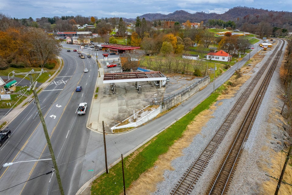 Photo #5: 710 Main Street