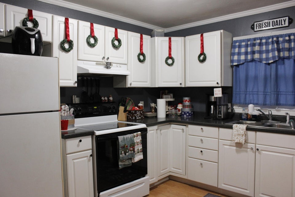 Photo #16: 2235 Morrison Avenue