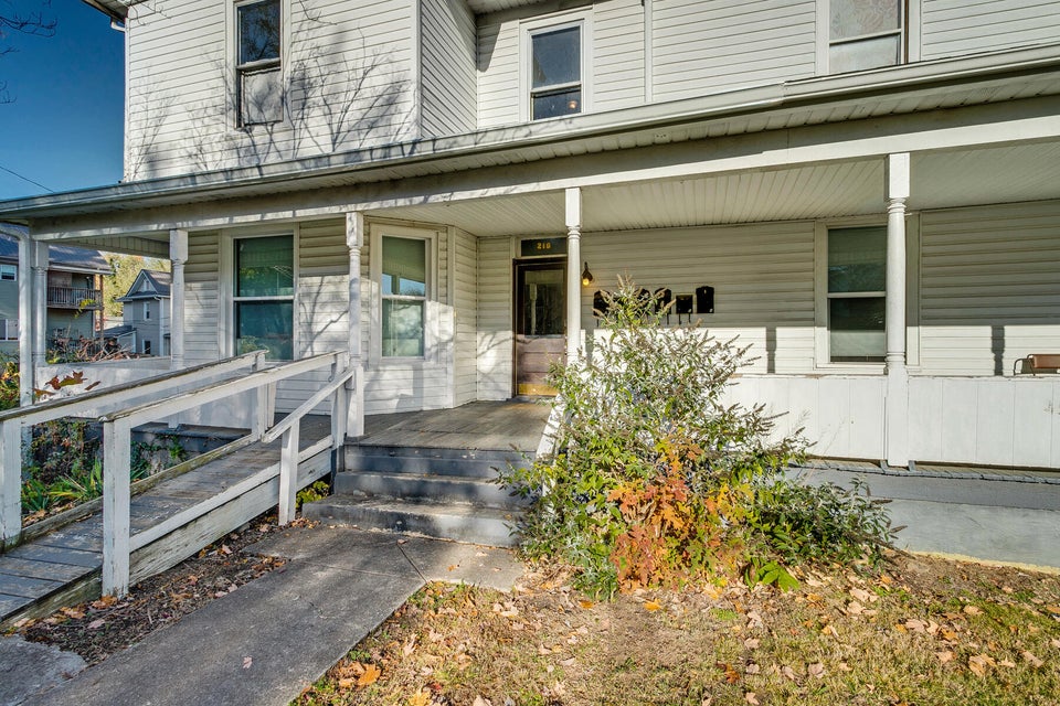Photo #4: 210 W Locust Street