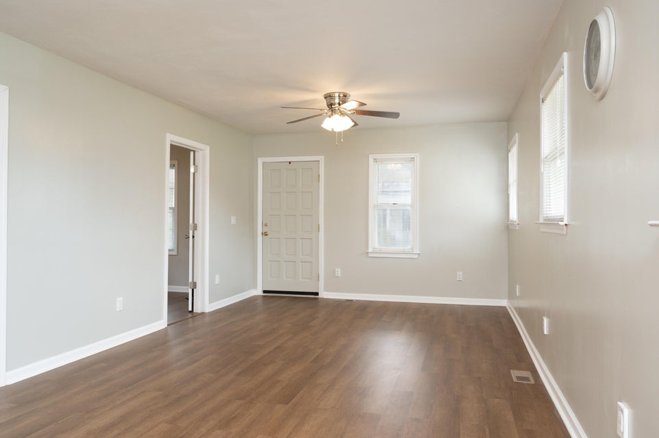 Photo #8: 407 Walnut Street