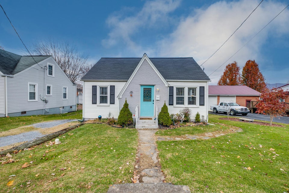 Photo #2: 613 I Street