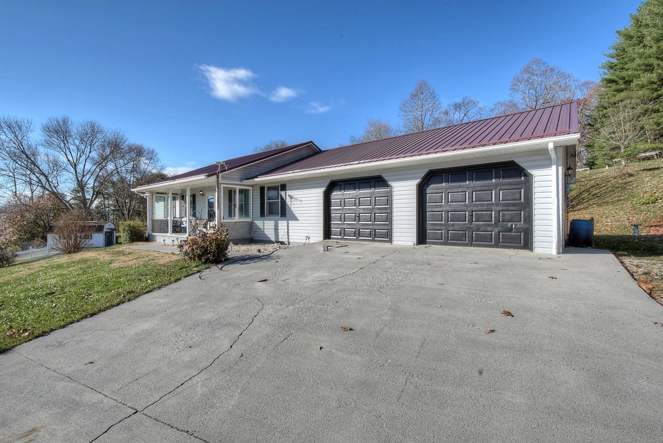 Photo #3: 175 Fitzsimmons Hill Road