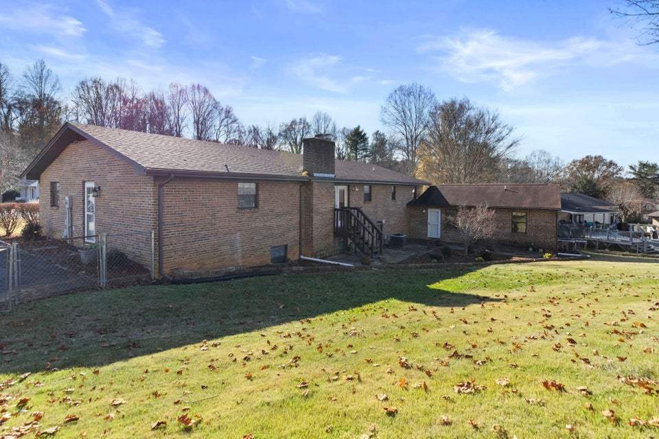 Photo #5: 1217 Tanglewood Drive