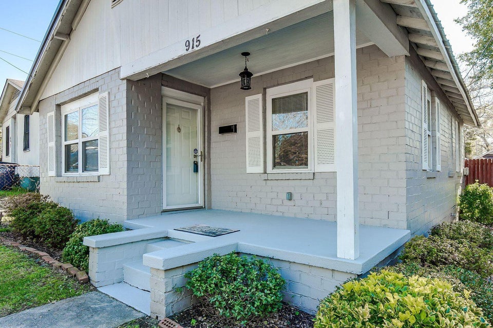 Photo #5: 915 Elizabeth Street