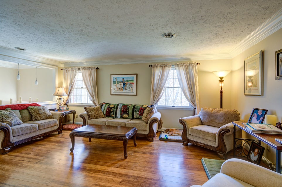 Photo #7: 200 Sioux Drive