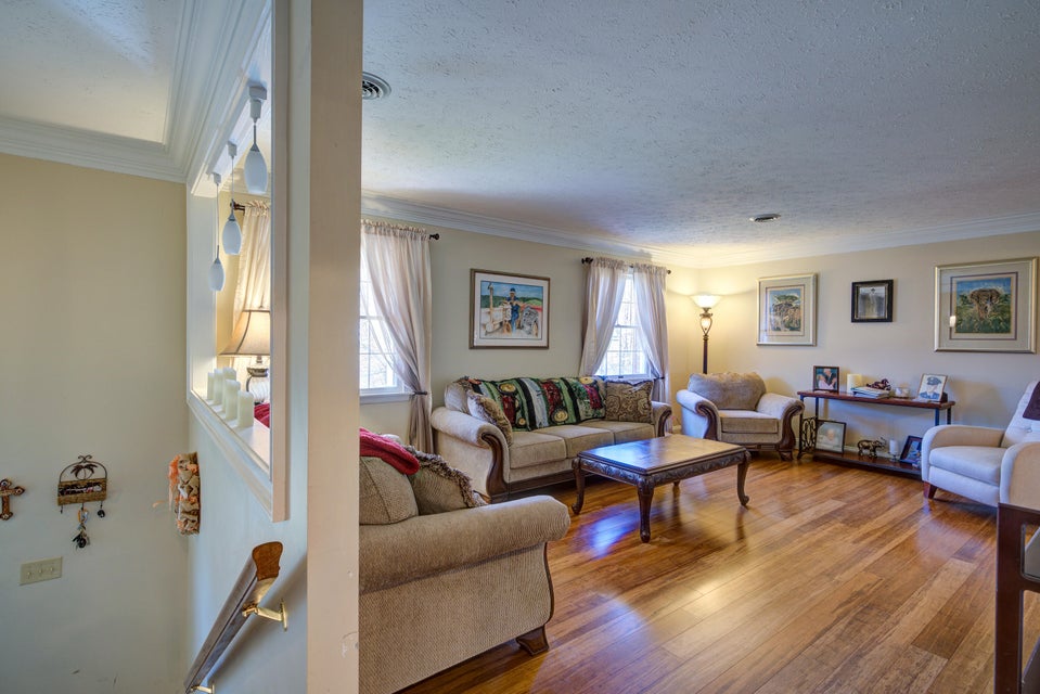 Photo #6: 200 Sioux Drive