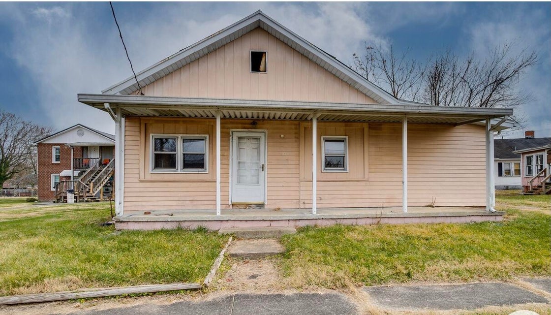 Photo #8: 2100 Berry Street