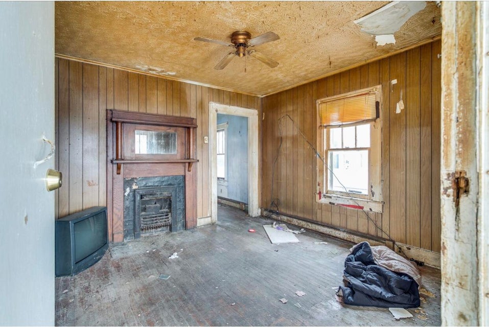 Photo #14: 2100 Berry Street