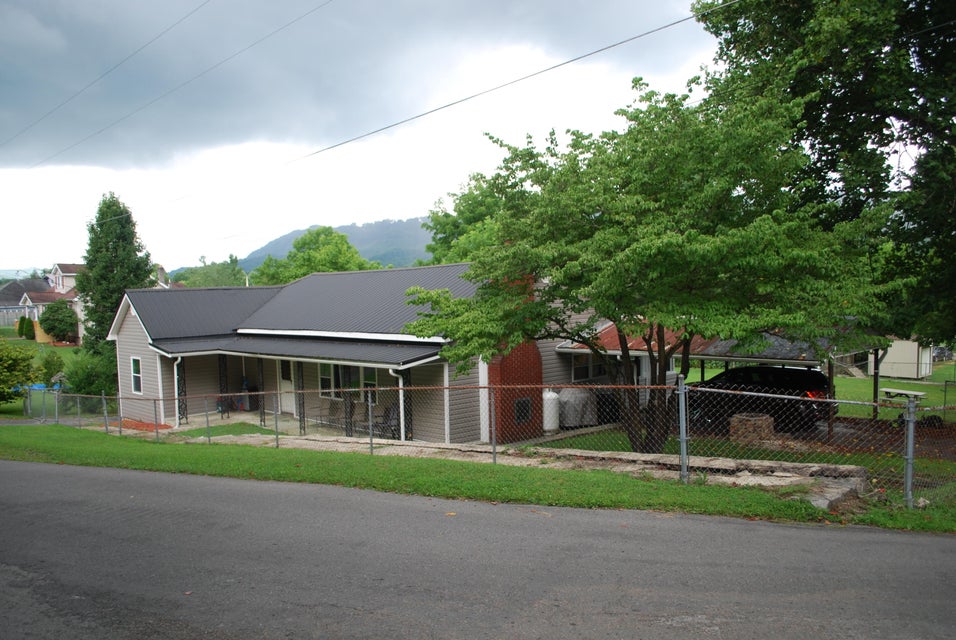 Photo #13: 201 Harris Street