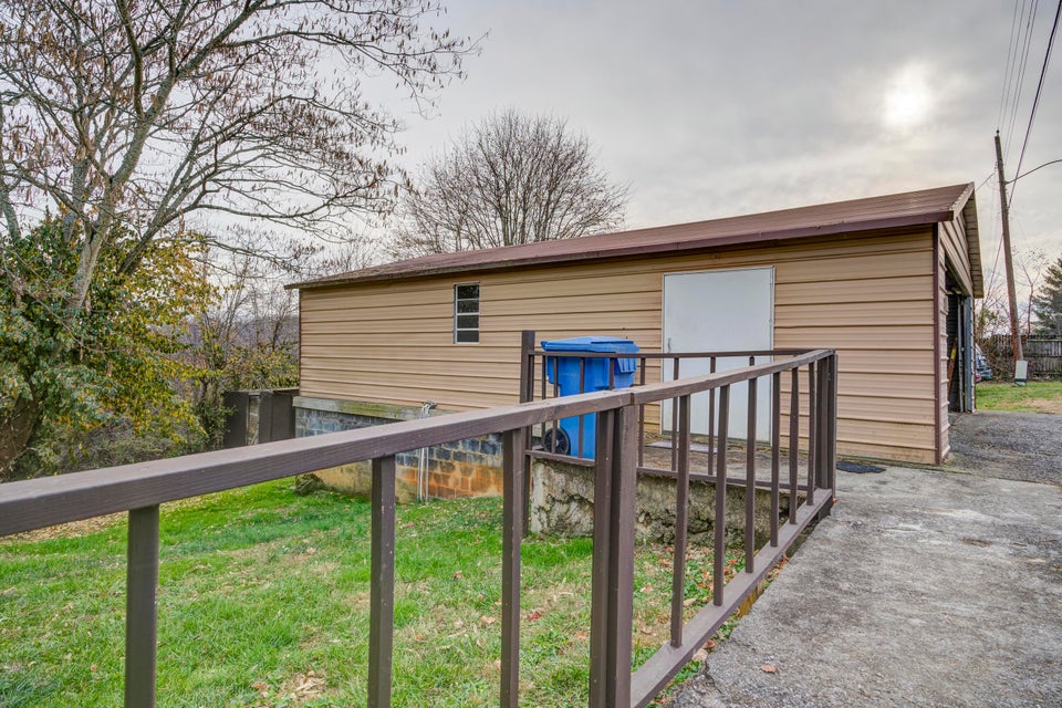 Photo #32: 1209 Ben Gamble Road