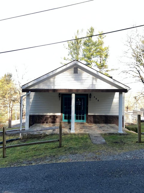 Photo #2: 611 Woodland Terrace