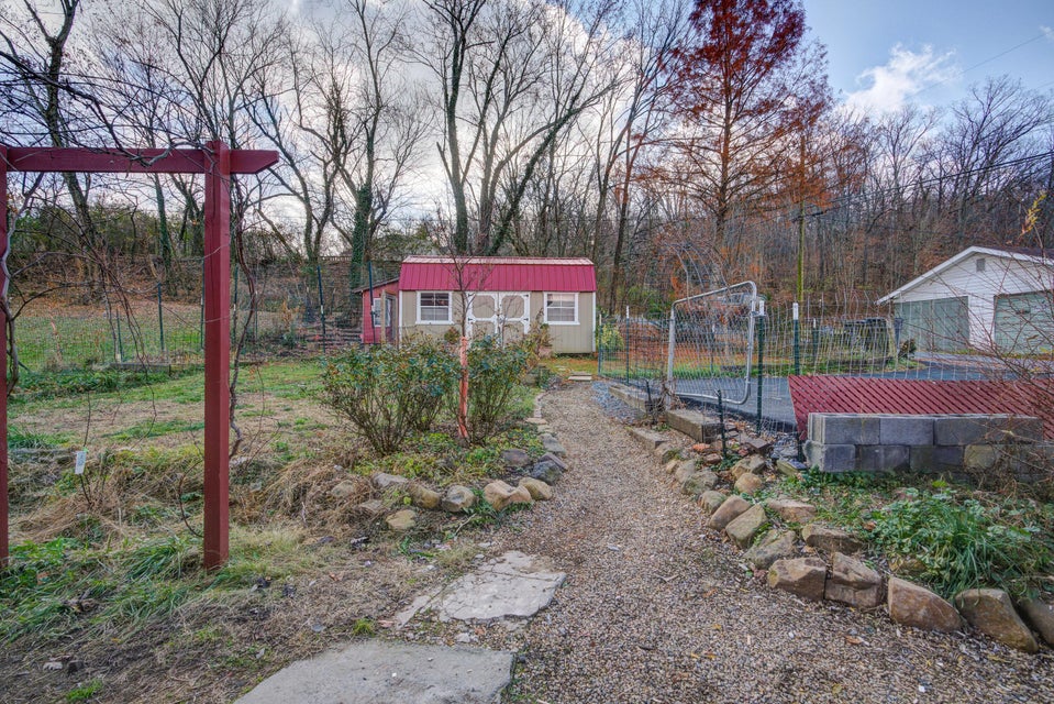 Photo #28: 960 Hill Street