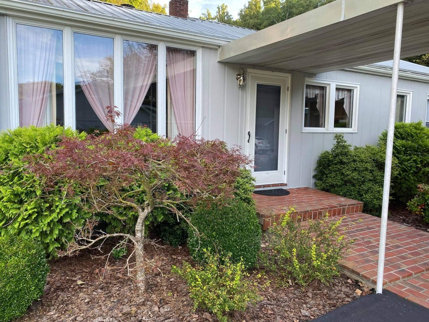 Photo #4: 202 Pleasant Drive