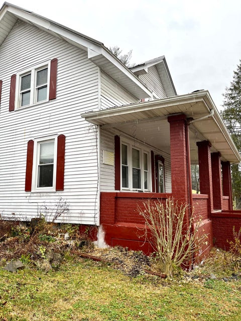 Photo #5: 815 Front Street
