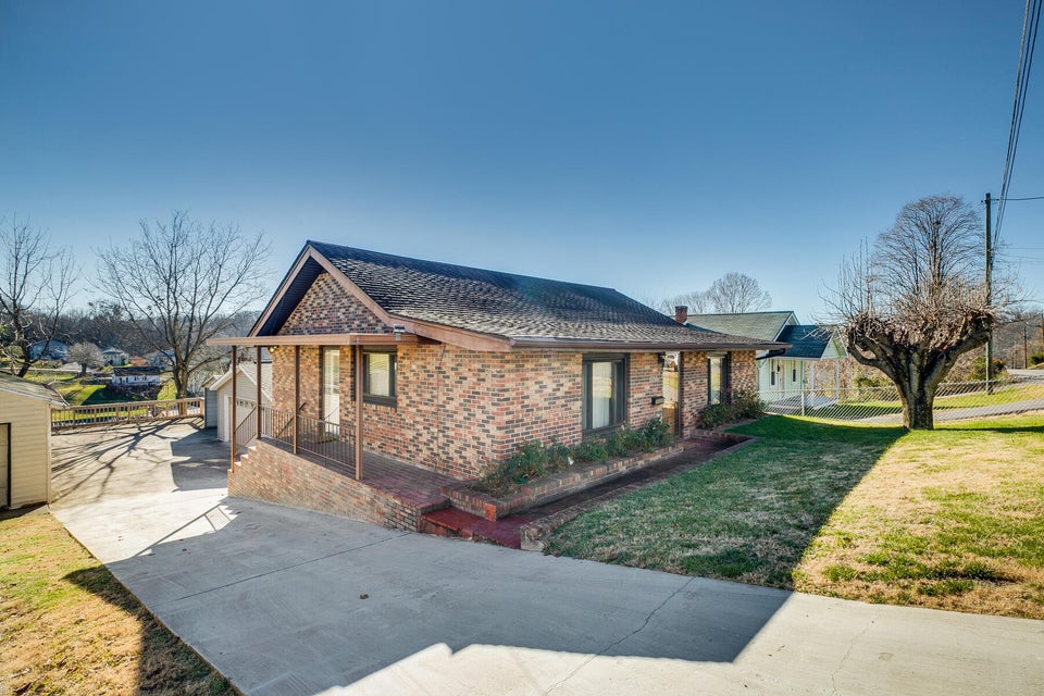 Photo #2: 360 Glen Avenue