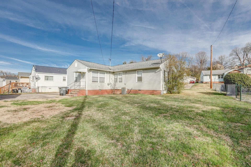 Photo #6: 1233 Garden Drive