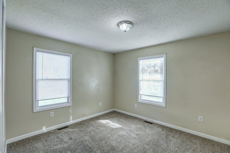 Photo #16: 1233 Garden Drive