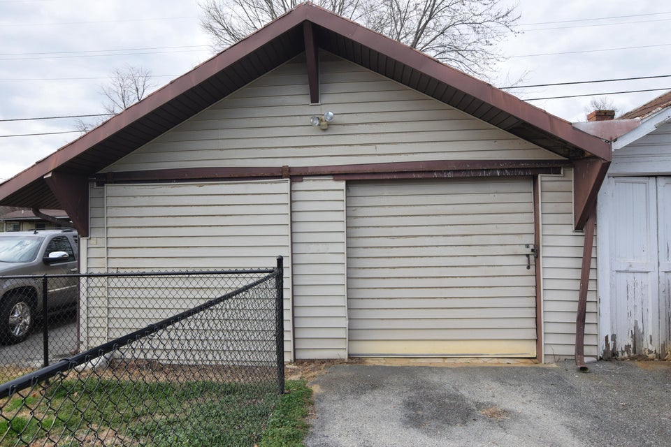 Photo #31: 1413 Unaka Avenue