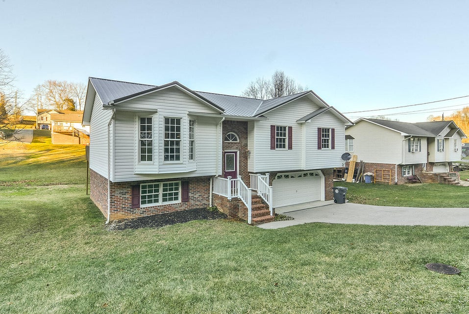 Photo #2: 424 Creekside Drive