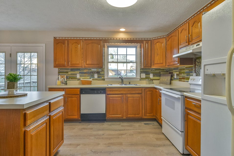 Photo #12: 424 Creekside Drive