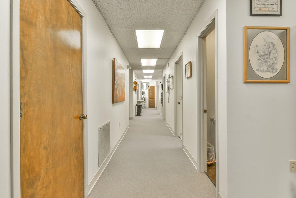 Photo #8: 513 Unaka Avenue