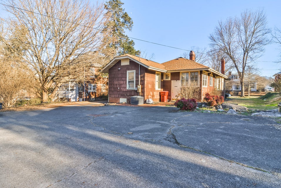 Photo #15: 513 Unaka Avenue