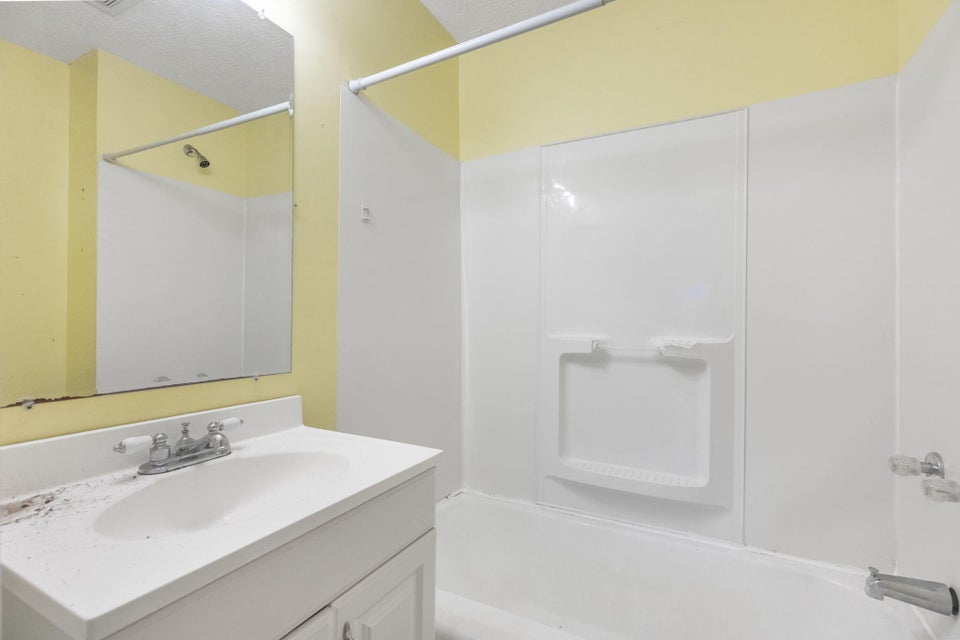 Photo #8: 263 Norfolk Avenue