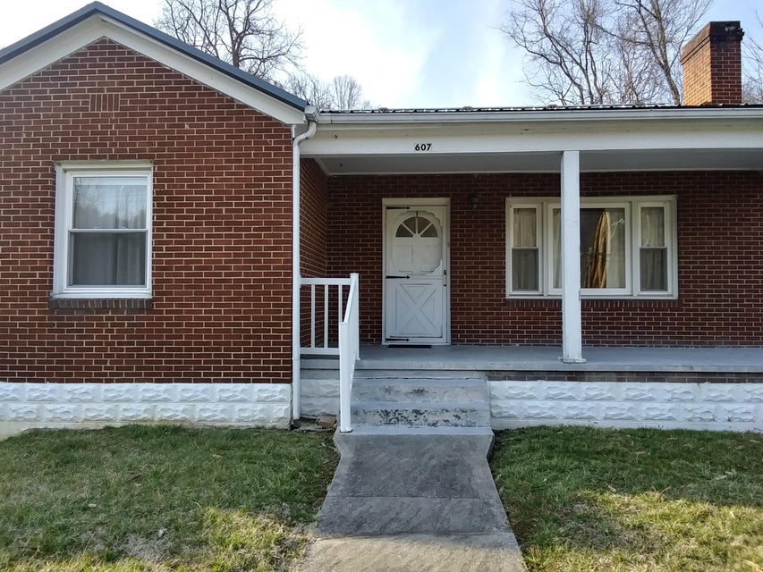Photo #2: 607 Main Street