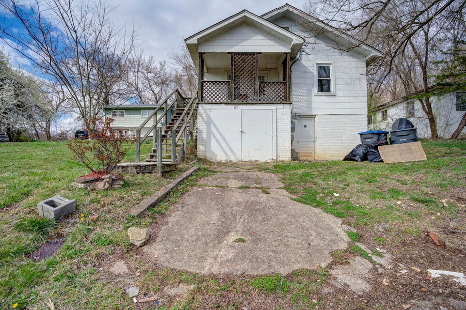 Photo #24: 125 Mullins Street
