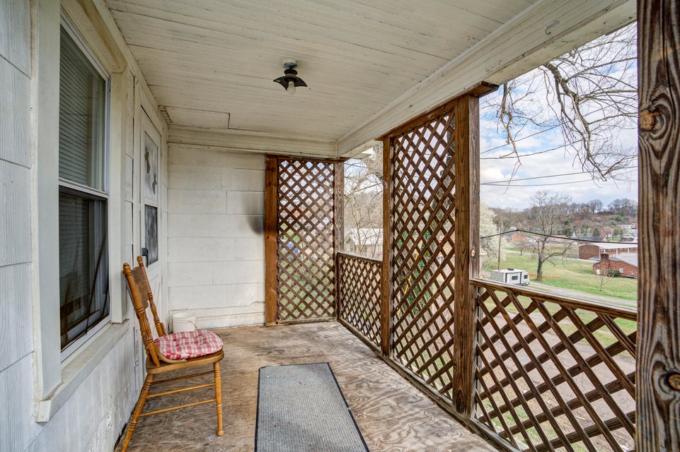 Photo #25: 125 Mullins Street