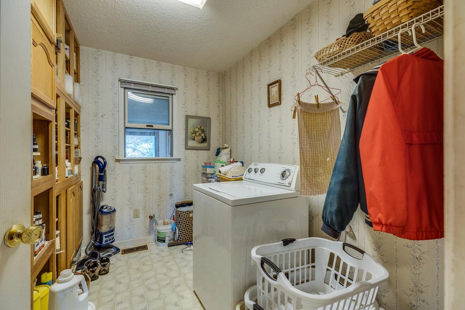 Photo #27: 704 River Road Road