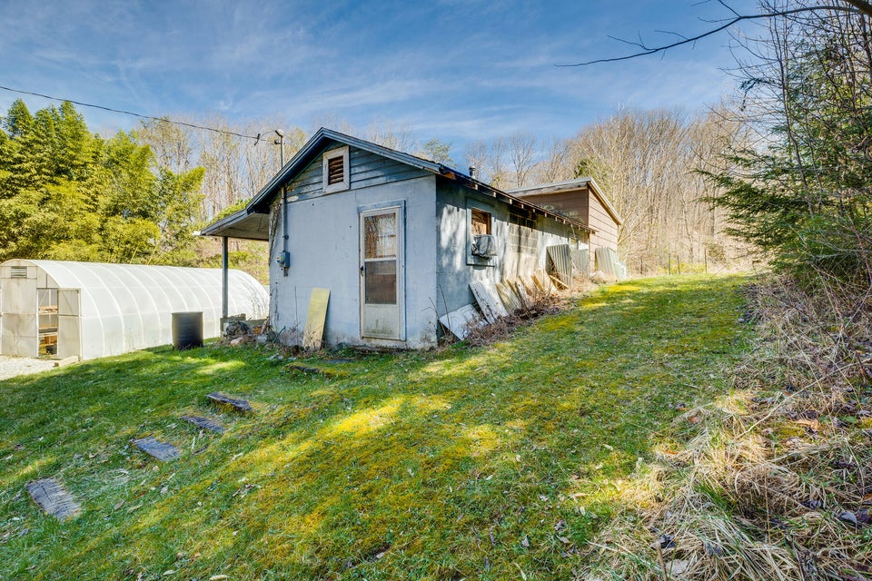 Photo #72: 704 River Road Road
