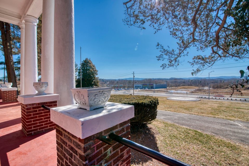 Photo #9: 2700 Lee Highway
