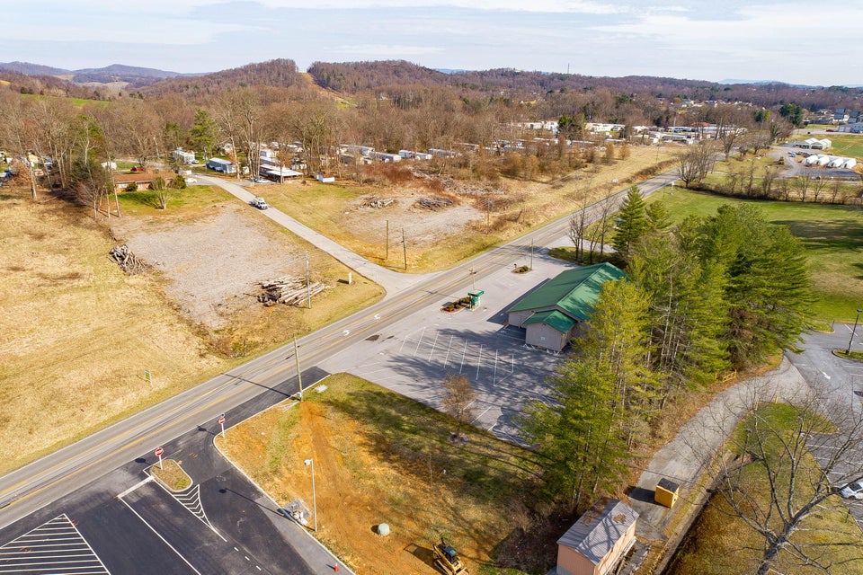 Photo #48: 15050 Lee Highway