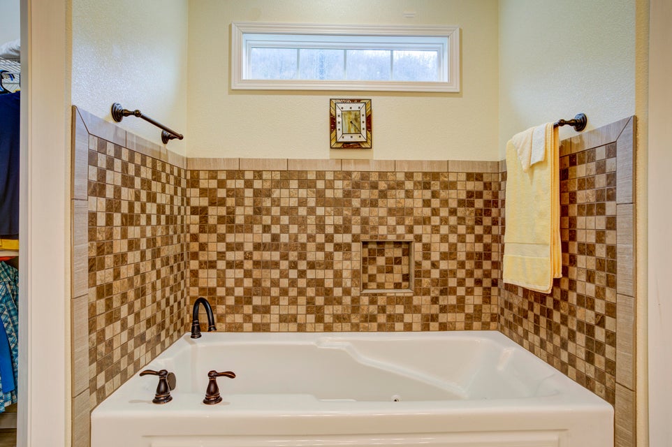 Photo #38: 120 Ledgestone Way