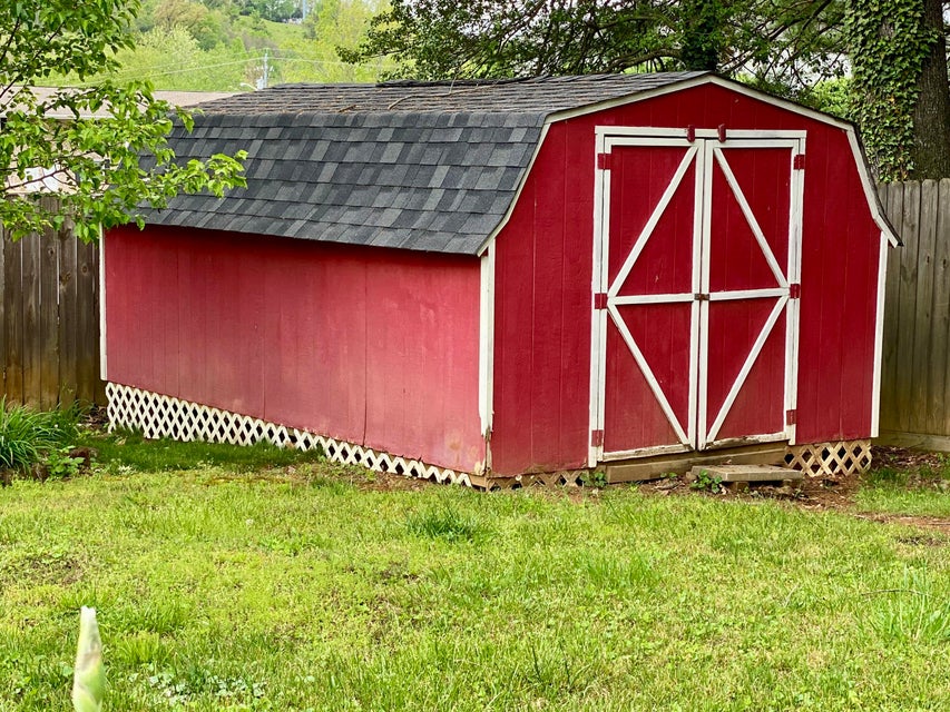 Photo #81: 324 Meadow Lane