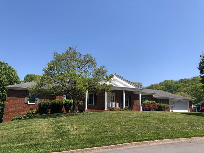 Photo #6: 714 Fairway Drive